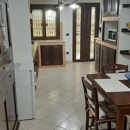 A Giusino 55-holiday With Terrace Near Mondello Apartament